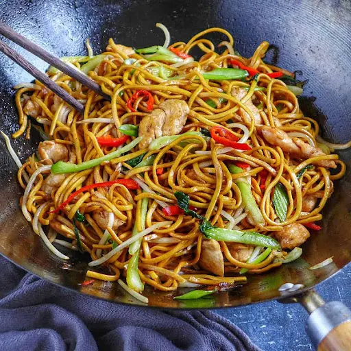 Chilli Garlic Chicken Noodles