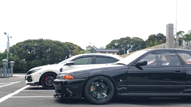 スカイライン GT-RのTE37SAGA・レーシンググリーン・RAYSに関するカスタム事例の投稿画像1枚目