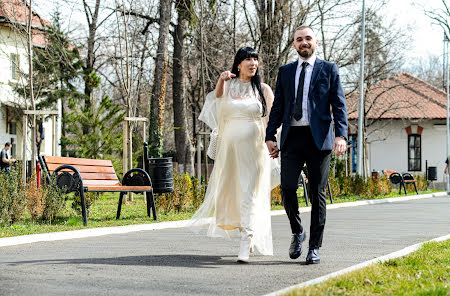 Wedding photographer Ruxandra Manescu (ruxandra). Photo of 2 April 2023