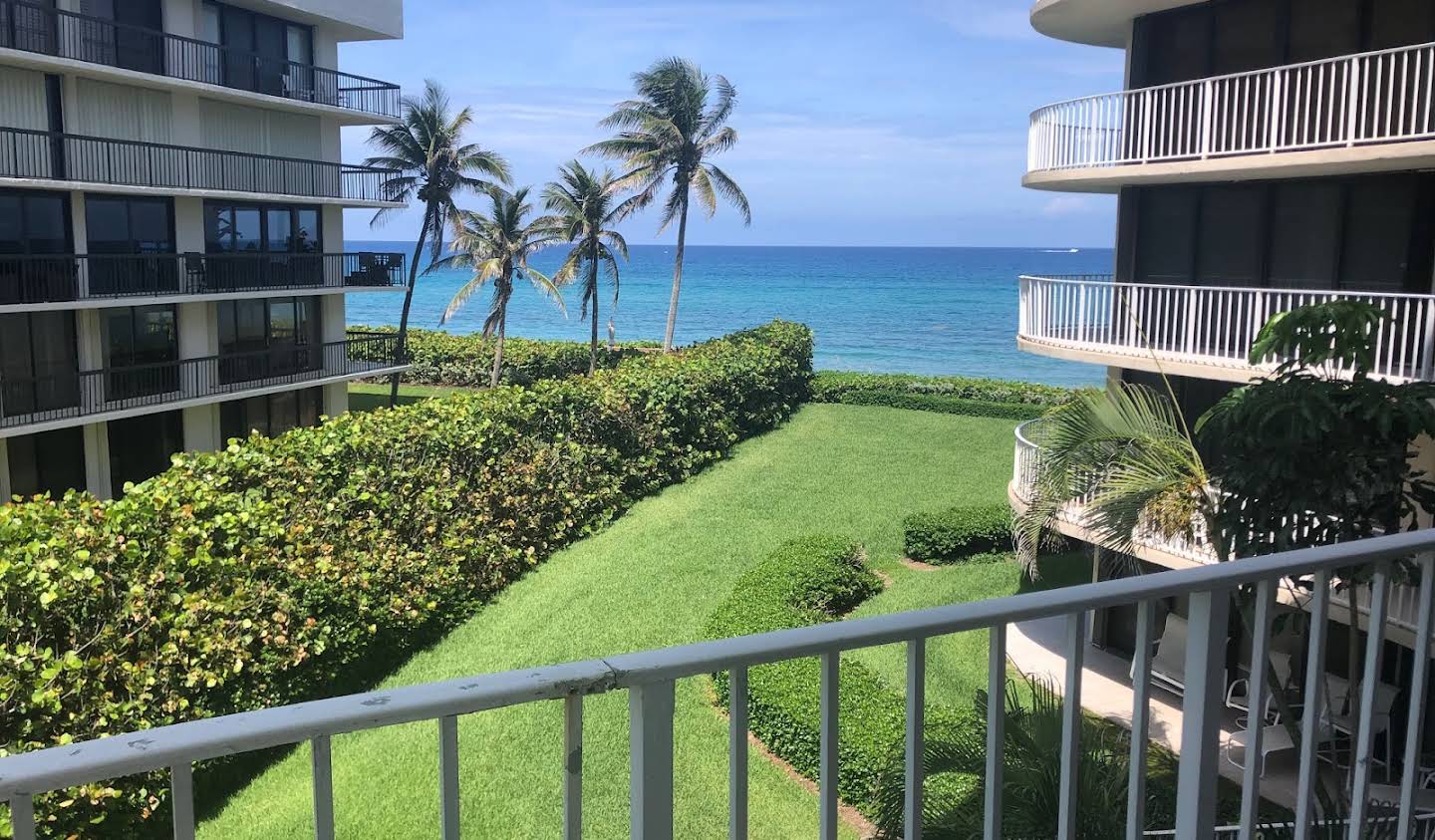 Apartment with pool Palm Beach