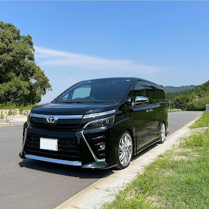 ヴォクシー ZRR80W