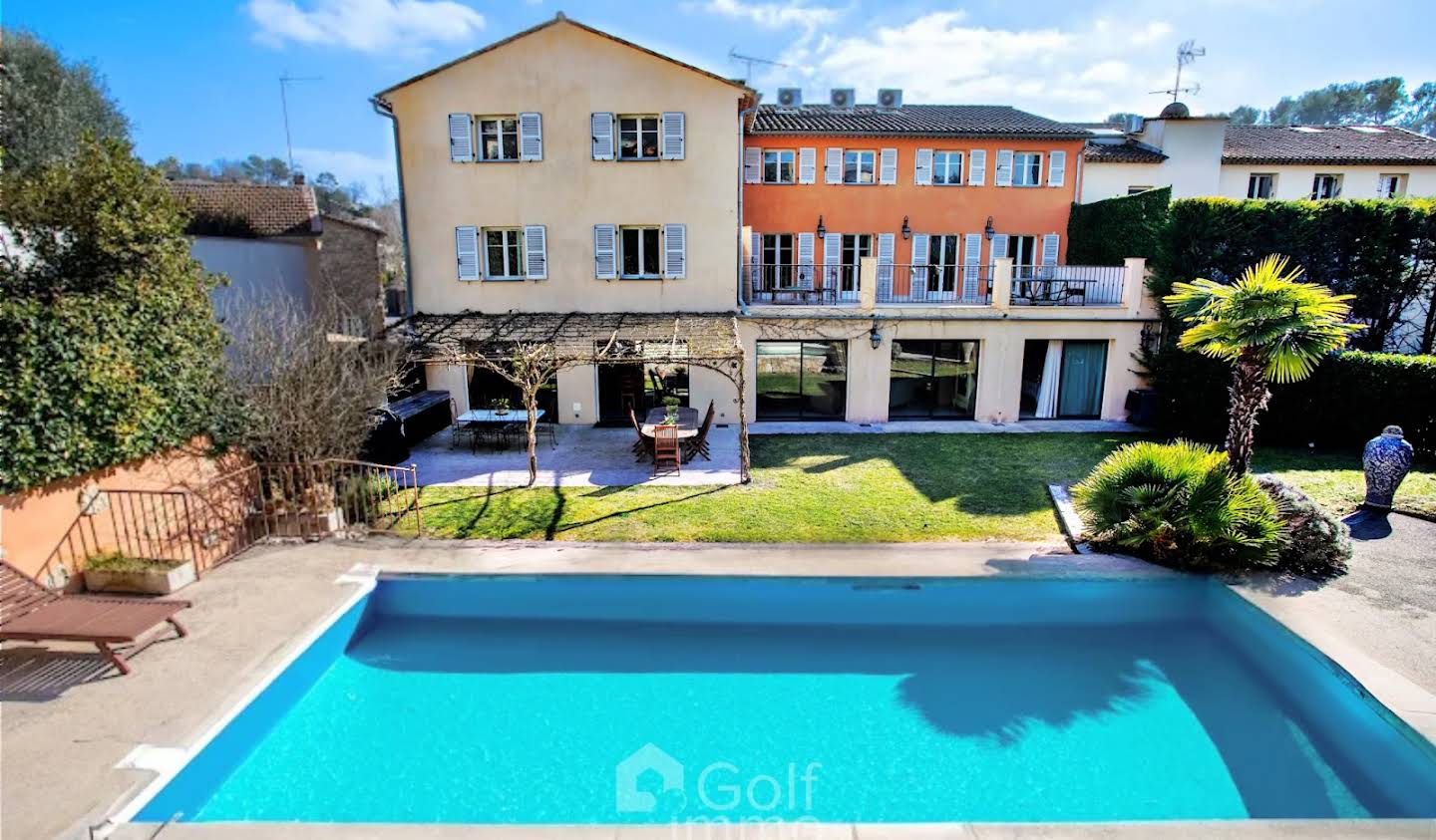 Property with pool Valbonne