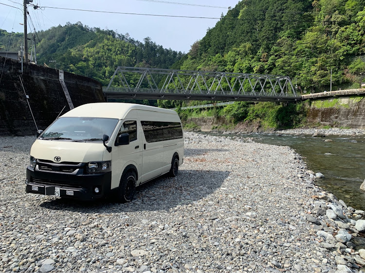 ハイエースバンのハイエーススーパーロング・スパロン・フレックス・FLEX・北山川に関するカスタム事例の投稿画像2枚目