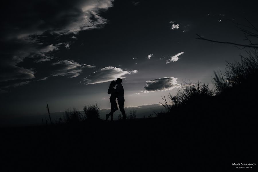 Fotógrafo de casamento Madi Zarubekov (madizarubekov). Foto de 26 de julho 2019