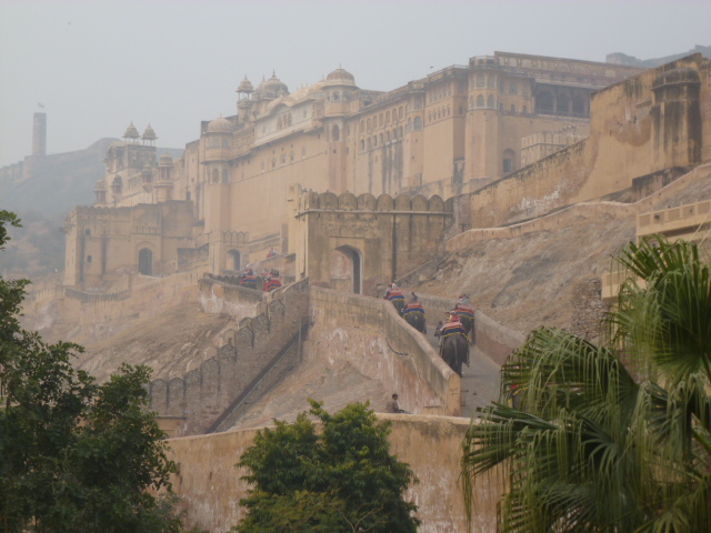 JAIPUR:  Fuerte Amber, City Palace, Jantar Mantar, Templo Birla - UN POQUITO DE INDIA Y UN POQUITO DE NEPAL (1)