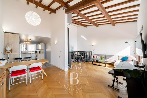 Villa with terrace 4