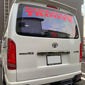 ハイエースバン TRH200V