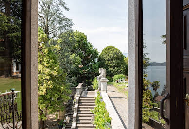 Propriété avec piscine et jardin 15