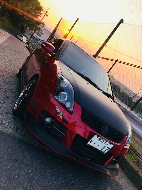 スイフトの夕焼け・スイフトスポーツzc31s.・今日も１日お疲れ様ですに関するカスタム事例の投稿画像1枚目