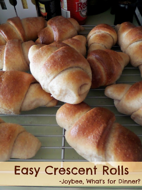 Easy Crescent Rolls:  Soft, yeasty, buttery rolls rolled into crescent shapes.  They make great dinner rolls, sandwich rolls, or snacks.