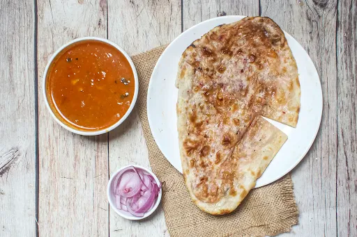 Paneer Pyaaz Kulcha