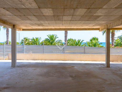 Villa avec piscine en bord de mer 4