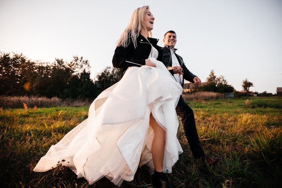 Fotografo di matrimoni Darya Sedlyar (dariasedliar). Foto del 21 ottobre 2020