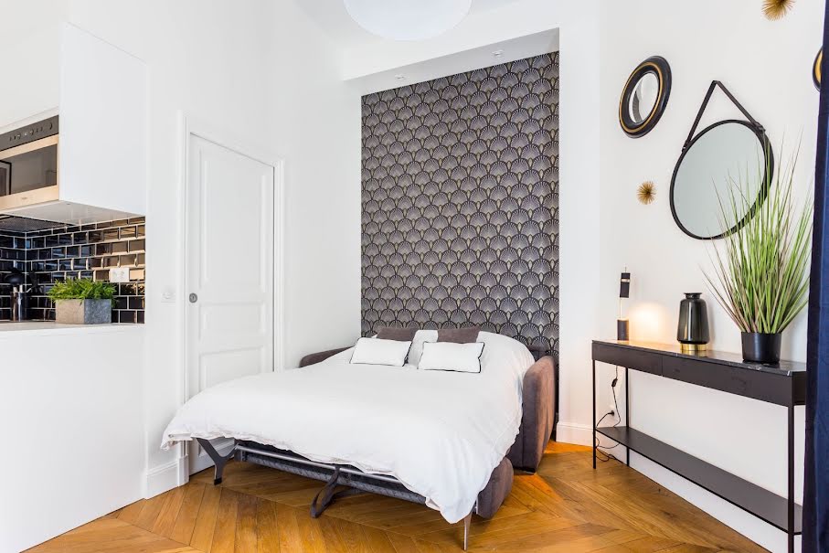 Location meublée appartement 1 pièce 25 m² à Paris 16ème (75016), 1 500 €