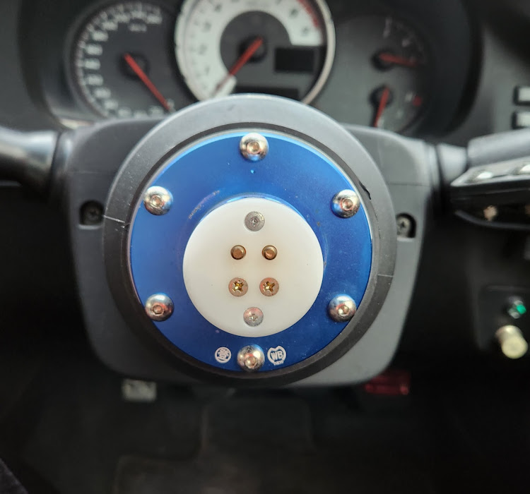 86のエアロクラフトＫＡＺＥ・86BRZ・みんなのステアリングが見たい・無メーカー・ステアリングに関するカスタム事例の投稿画像2枚目