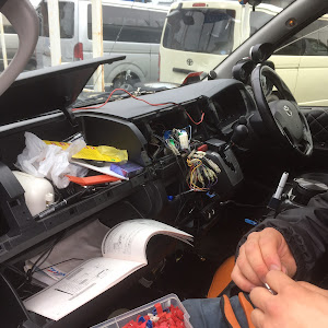 ハイエースバン TRH200V