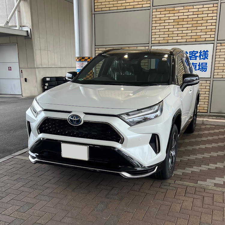 RAV4の納車式・やっぱり今日も雨だったに関するカスタム事例の投稿画像1枚目