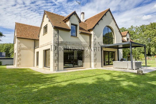 House with pool and terrace 2