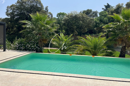 Maison avec piscine et terrasse 2