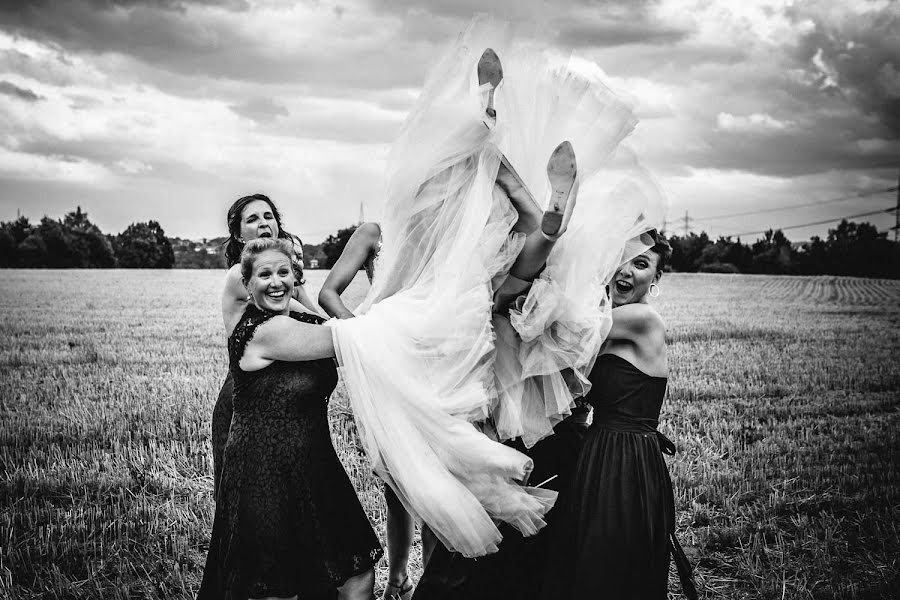 婚礼摄影师Nicole Schweizer（nicschweizer）。2019 4月24日的照片