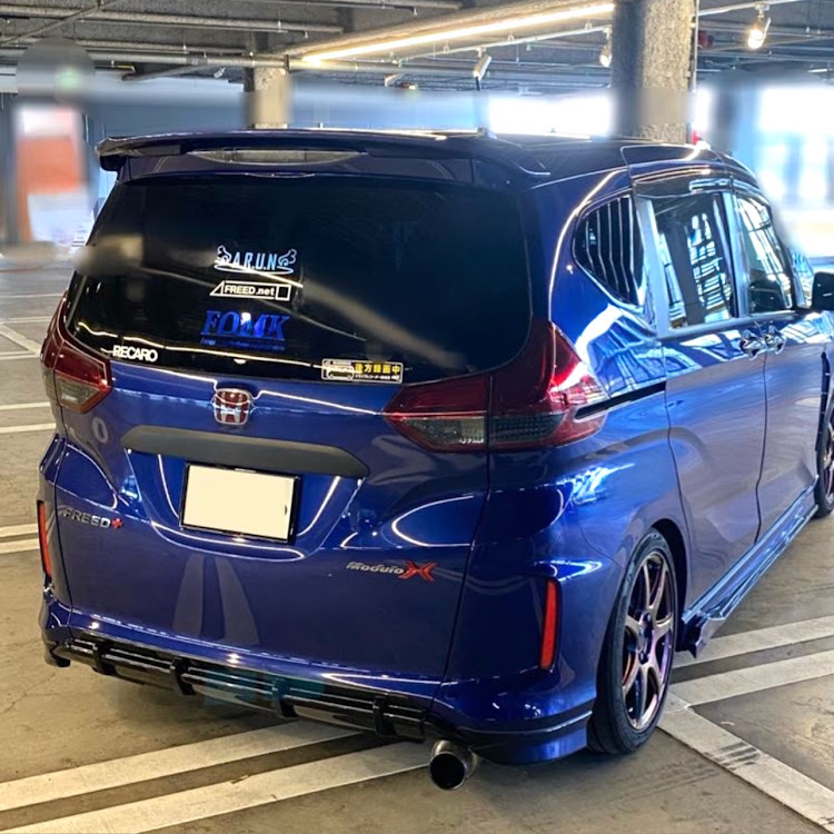 フリード+のハーフリアショット・3度目の車検明け仕様変更‼️・ゼノンII→ファニー・サイド4面 / カラーチェンジ・ゴースト👻フィルム大阪に関するカスタム事例の投稿画像1枚目