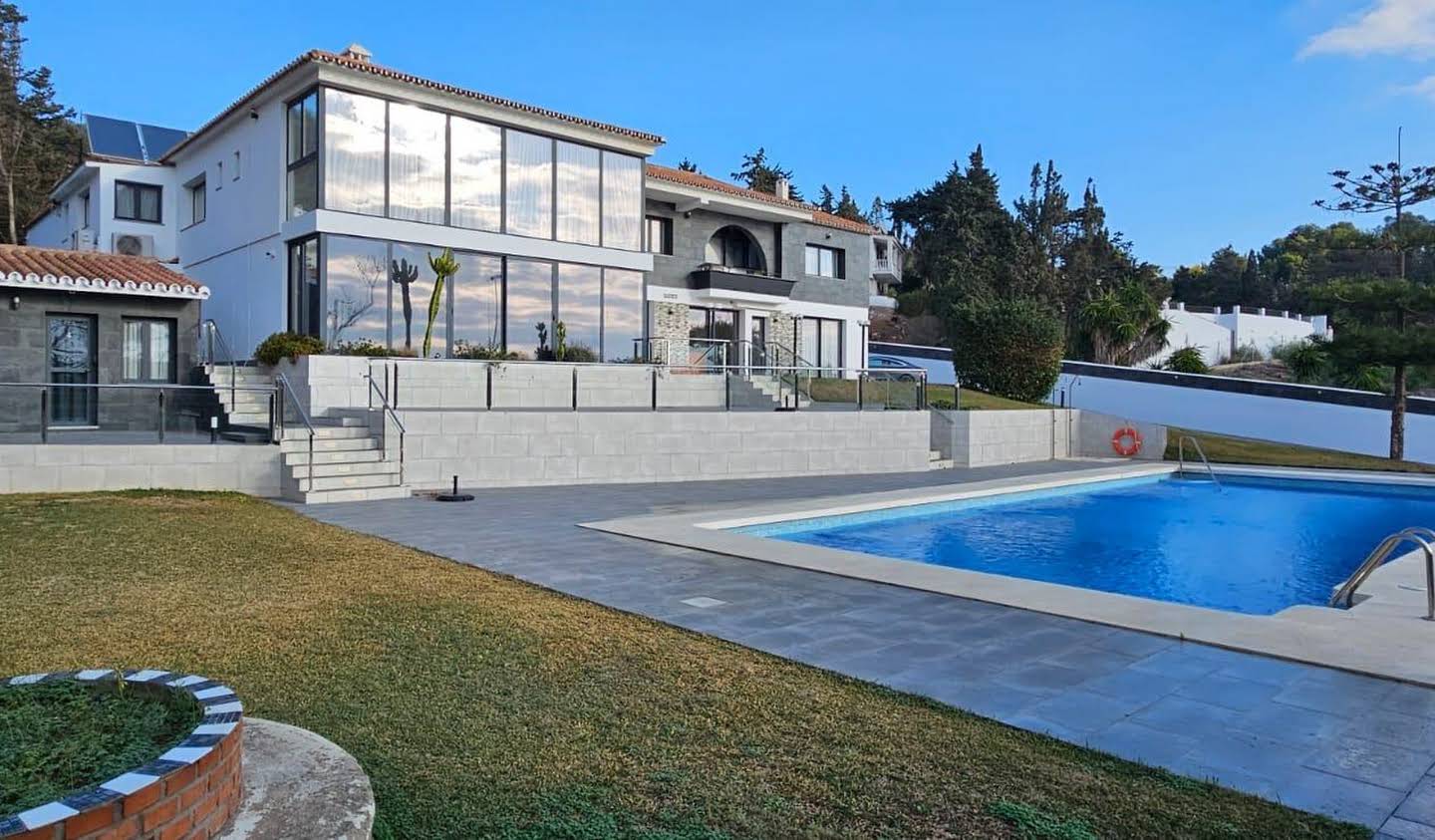 Villa with pool and terrace Mijas