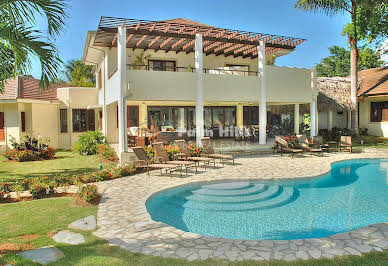 Villa with pool 12