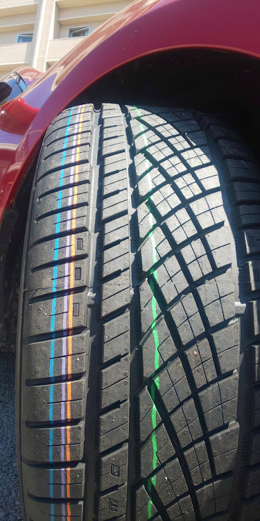 アテンザのタイヤ組み替え・245/35R20・コンチネンタル ExtremeContact DWS06・BM 甲府昭和・キーパーラボ メンテに関するカスタム事例の投稿画像1枚目