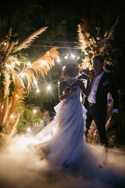 Fotógrafo de casamento Dmitriy Abashin (dmitriyabashin). Foto de 1 de agosto 2020