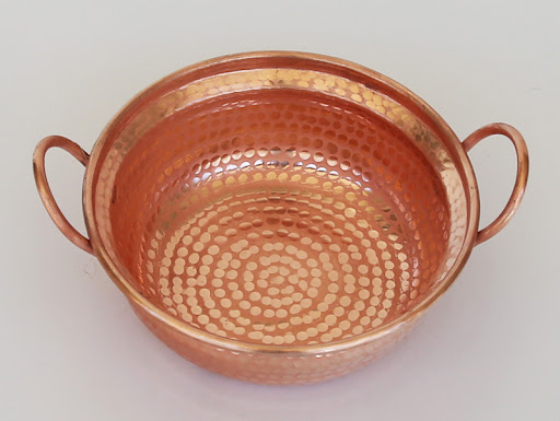 Title 5, Copper pot for precise and stylish cooking. Eve...