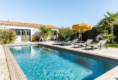 House with pool and terrace 12