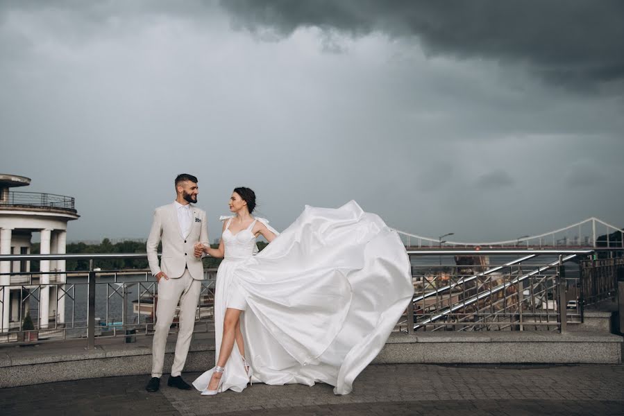 Wedding photographer Elena Velichko (velychko1). Photo of 27 May 2020