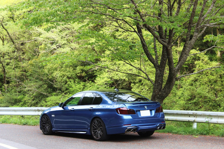 5シリーズ セダンのf10・bmw5シリーズ・528i・bmwに関するカスタム事例の投稿画像1枚目