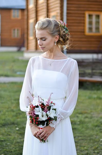 Wedding photographer Irina Poverennova (iriskaboo). Photo of 9 February 2019