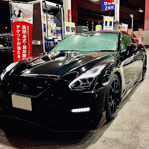 NISSAN GT-R