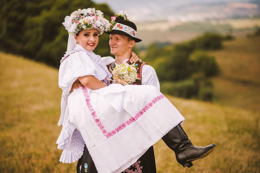 Nhiếp ảnh gia ảnh cưới Slavo Samuelčík (samuelcikslavo). Ảnh của 16 tháng 4 2019