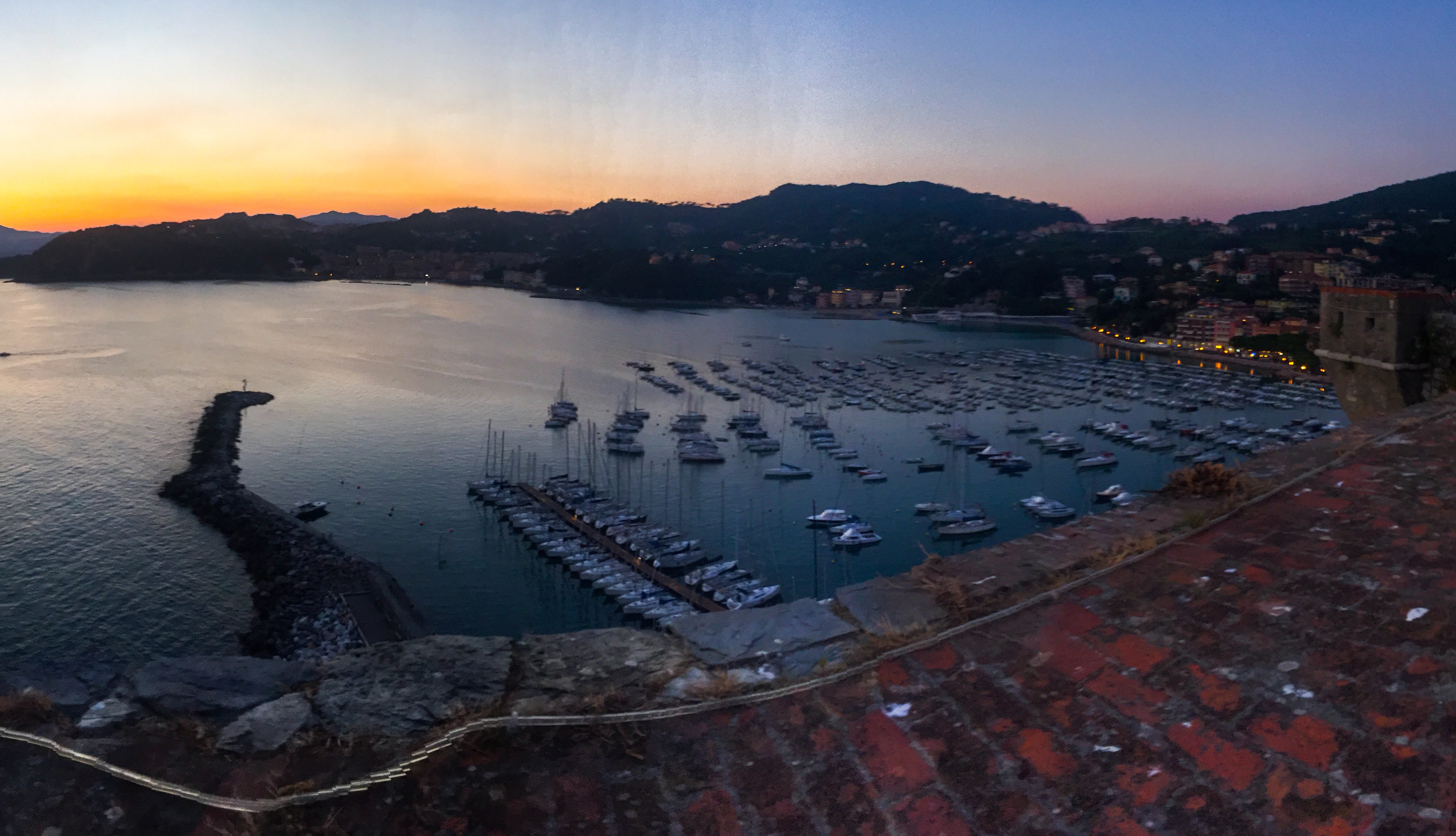 Vista dal castello di lerici  di Alep