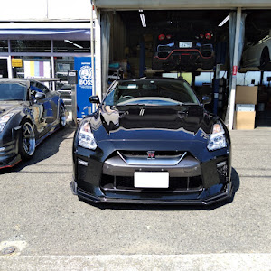 NISSAN GT-R R35