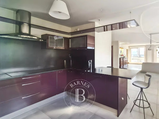 Apartment 5