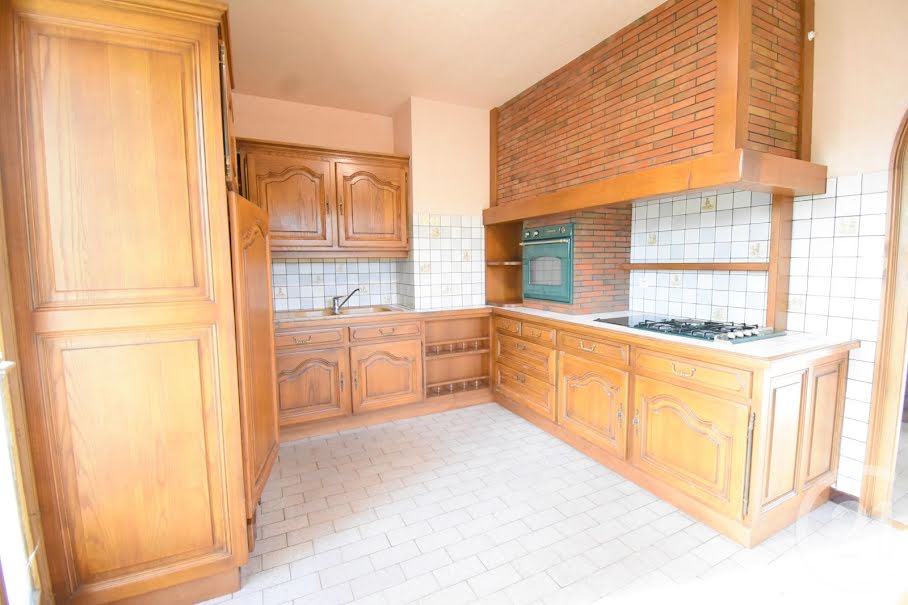 Vente maison 5 pièces 174.76 m² à Abrest (03200), 170 000 €