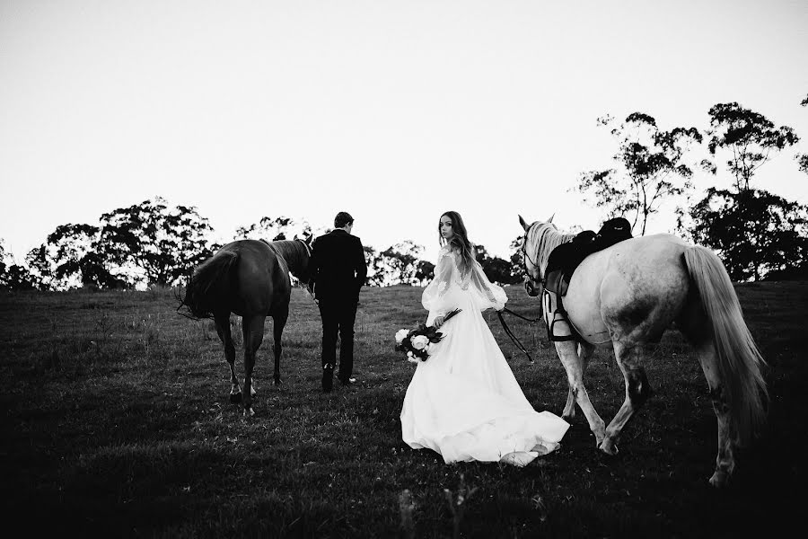 Wedding photographer Ash Garith (candidchaser). Photo of 13 October 2022