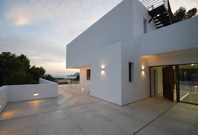 Villa with pool and terrace 3