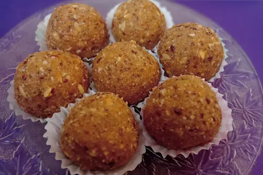 Homemade Panjiri Laddu