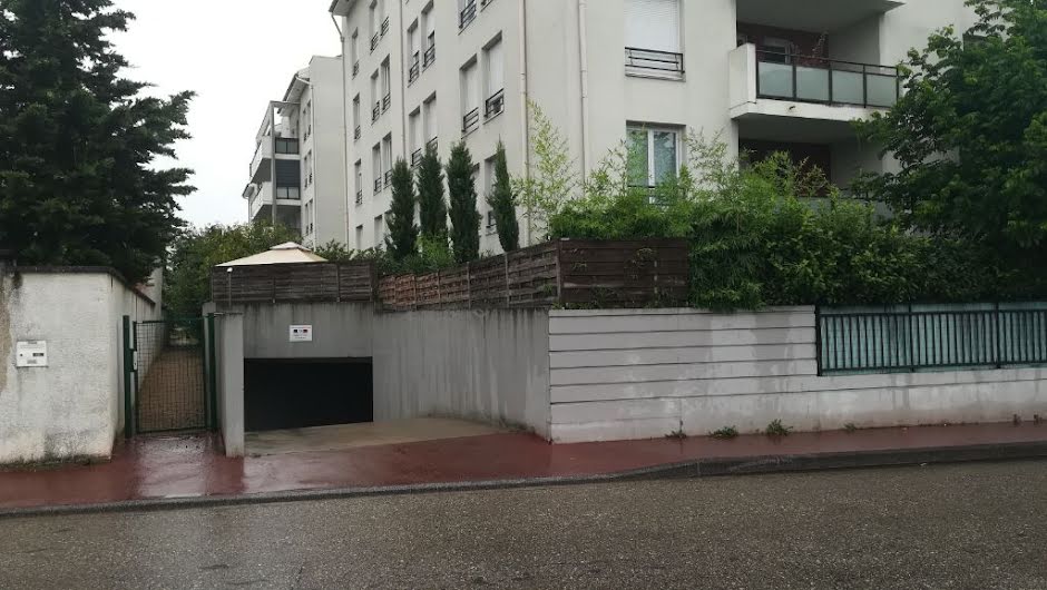 Location  parking   à Venissieux (69200), 118 €