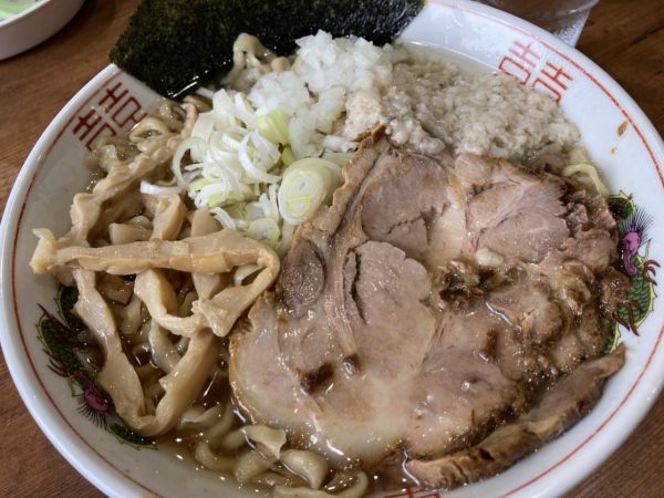 コッテリ好き必見 凝縮された旨みにハマる 自家製麺くまがい Trill トリル