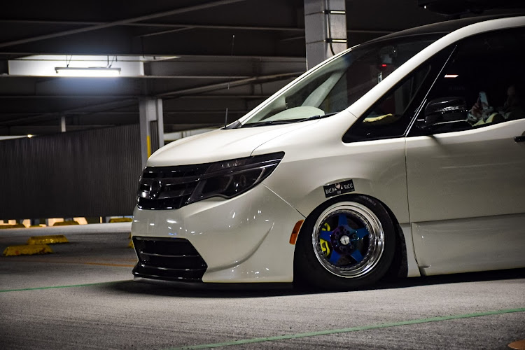 セレナのVANkulture・今年もよろしくお願いいたします・アステリズムブラック・workwheels・MEISTER CR01に関するカスタム事例の投稿画像5枚目