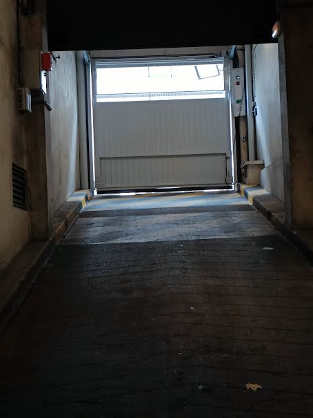 Location  parking  4 m² à Paris 15ème (75015), 95 €