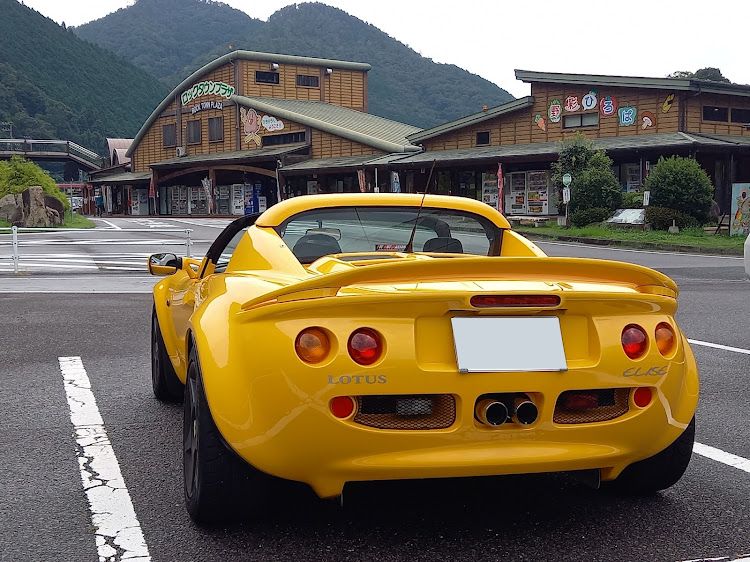 エリーゼの男は黙って尻・お尻シリーズ・お尻が一杯・丸テール・愛車のお尻はこんな感じに関するカスタム事例の投稿画像4枚目