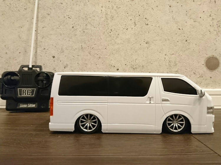 ハイエースの車高調整・エムズガレージ・ラジコン・純ベタに関するカスタム事例の投稿画像2枚目