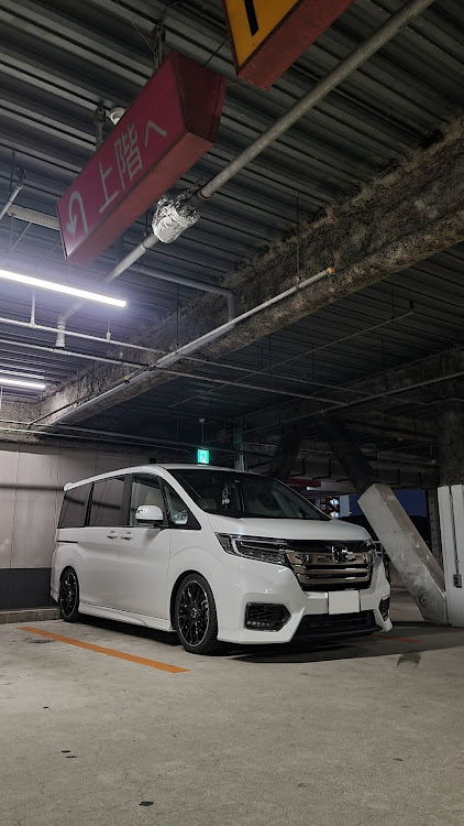 ステップワゴンスパーダの通勤ミュージックはウマ娘・テンション上げないとね〜・ゴールデンウィークまで…あと少し・さて、お仕事頑張りましょ〜に関するカスタム事例の投稿画像3枚目